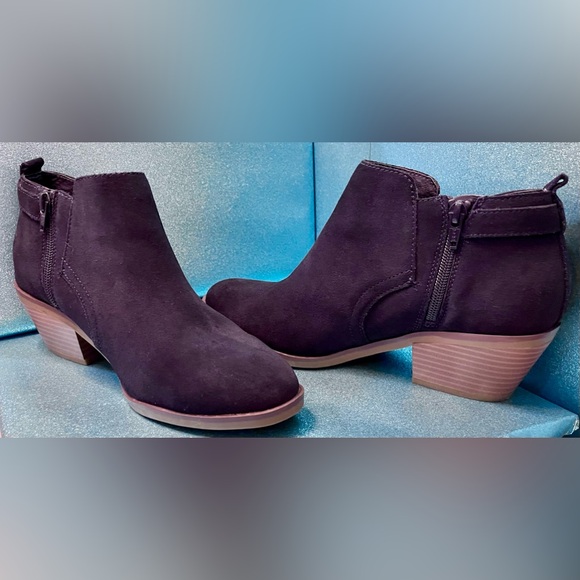 8.5 White Mountain navy blue suede ankleboot. Not too narrow. 5-Star Seller! - Picture 12 of 12